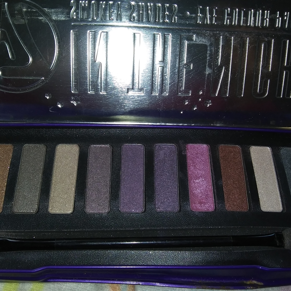Eyeshadow - Picture 2 of 2